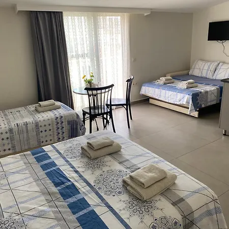 Ressa Hotel *